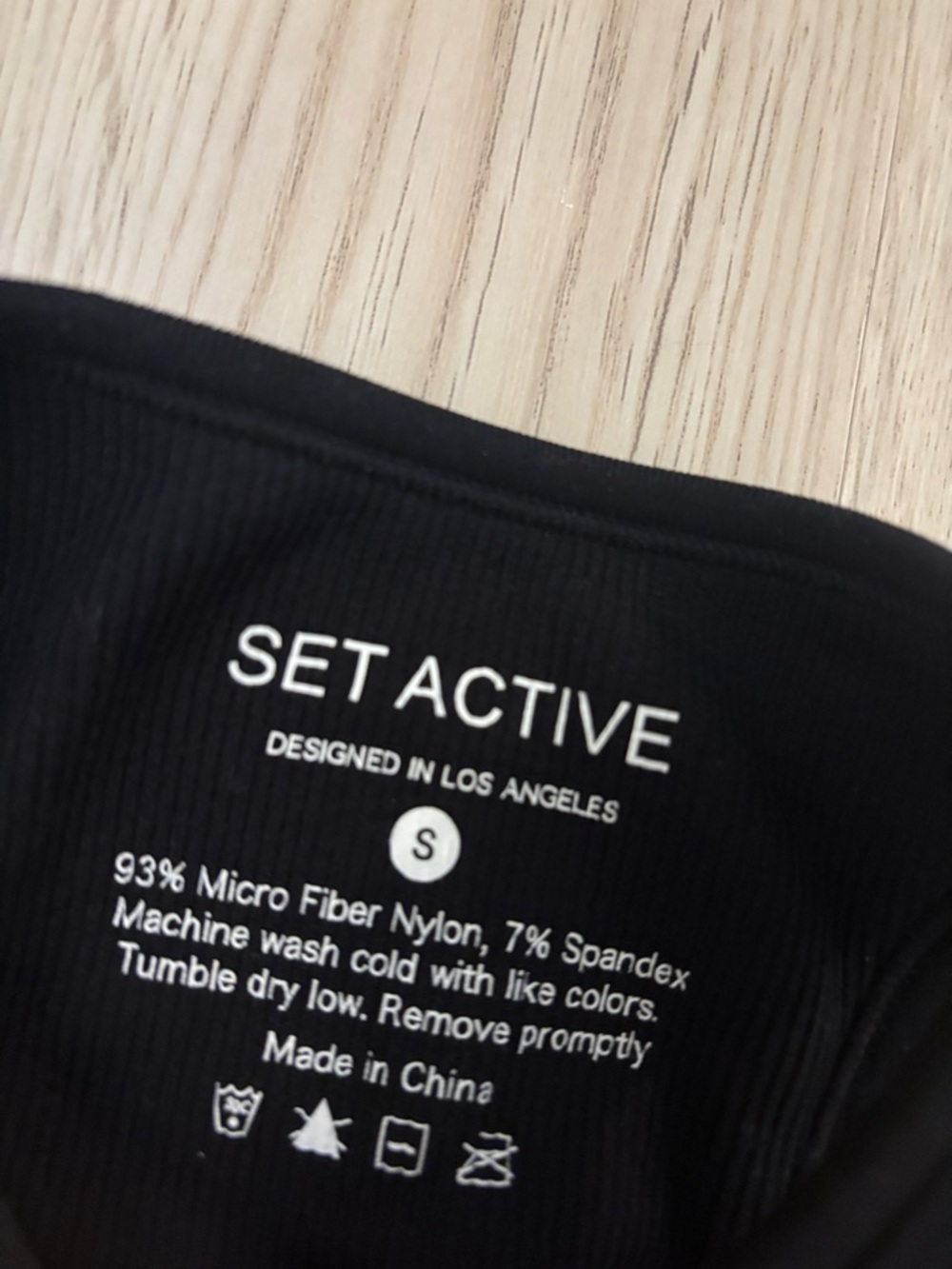 SET Active Black Ribbed Cropped Tank - Picture 3 of 3